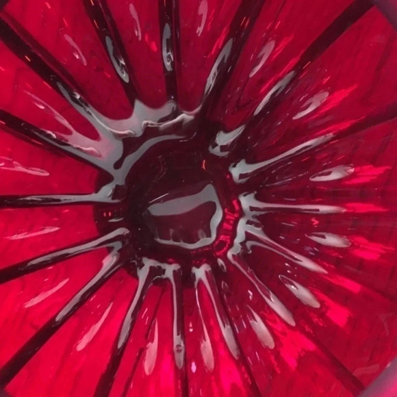 Caged red  glass bowl - Picture 3 of 3